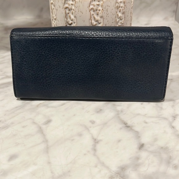 Michael Kors Tote & Wallet - Picture 3 of 4